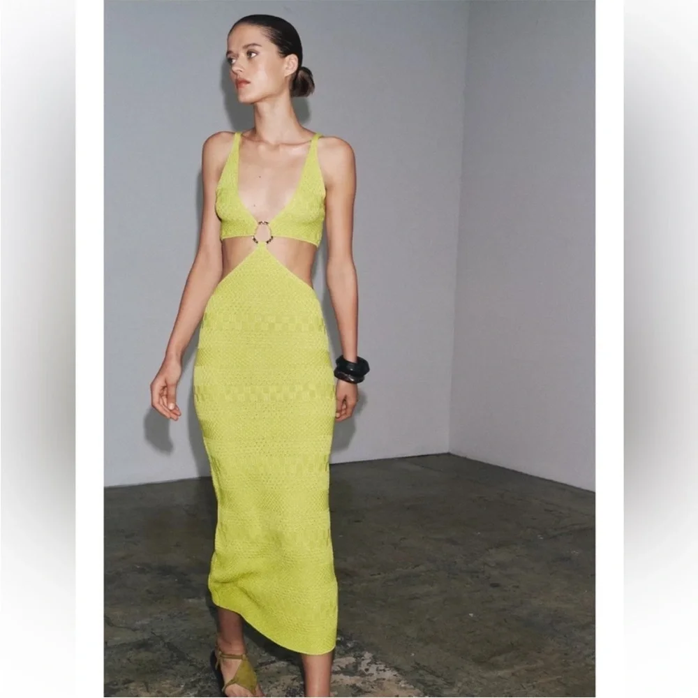 VIRAL NEW ZARA  CUT OUT DRESS SIZE S 
🚨FIRM PRICE NO DISCOUNT ON THIS DRESS - Picture 3 of 16